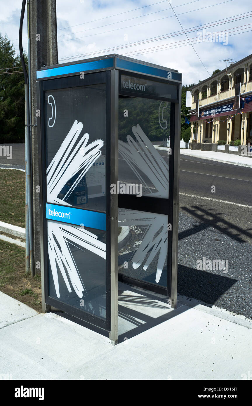 dh  TELECOMMUNICATIONS NEW ZEALAND Telephone kiosk NZ telecom phonebox boxes pay phone box Stock Photo