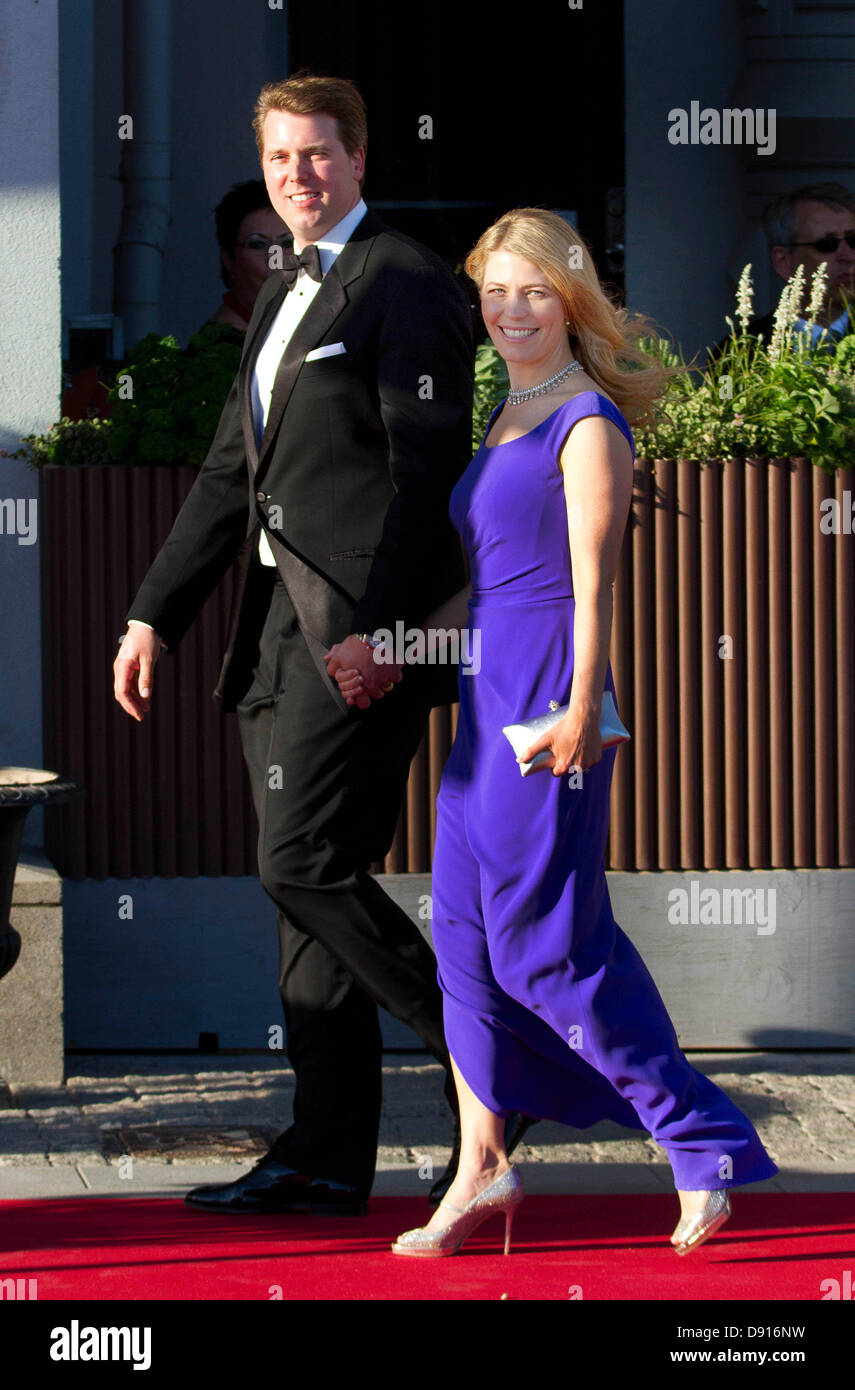 Stockholm, Sweden, 7th June 2013. Hubertus, Hereditary Prince of Saxe-Coburg and Gotha and Hereditary Princess Kelly von Sachsen - Coburg arrive for a private dinner prior to the wedding of the Swedish Princess Madeleine at the Grand Hotel, in Stockholm, Sweden, 07 June 2013. Photo: Albert Nieboer/NETHERLANDS OUT Credit:  dpa picture alliance/Alamy Live News Stock Photo