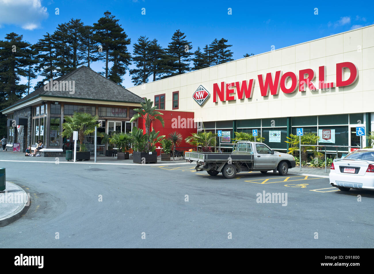 dh KERIKERI NEW ZEALAND New World New Zealand supermarket Stock Photo Alamy