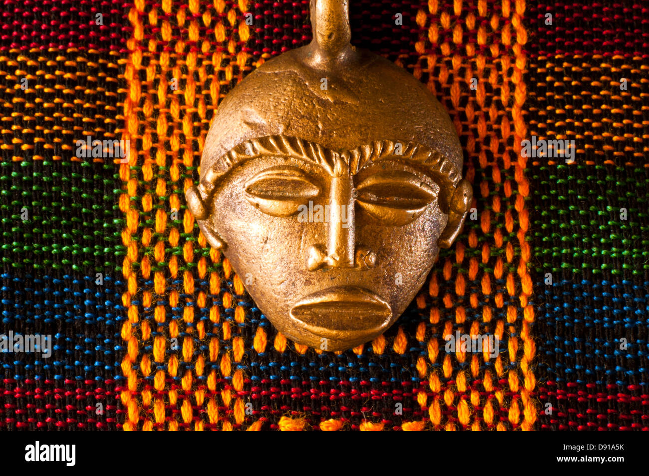 Kente cloth ghana hi-res stock photography and images - Alamy