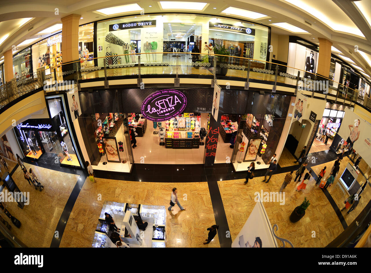 La Senza, Mall of the Emirates, Dubai, United Arab Emirates Stock Photo -  Alamy