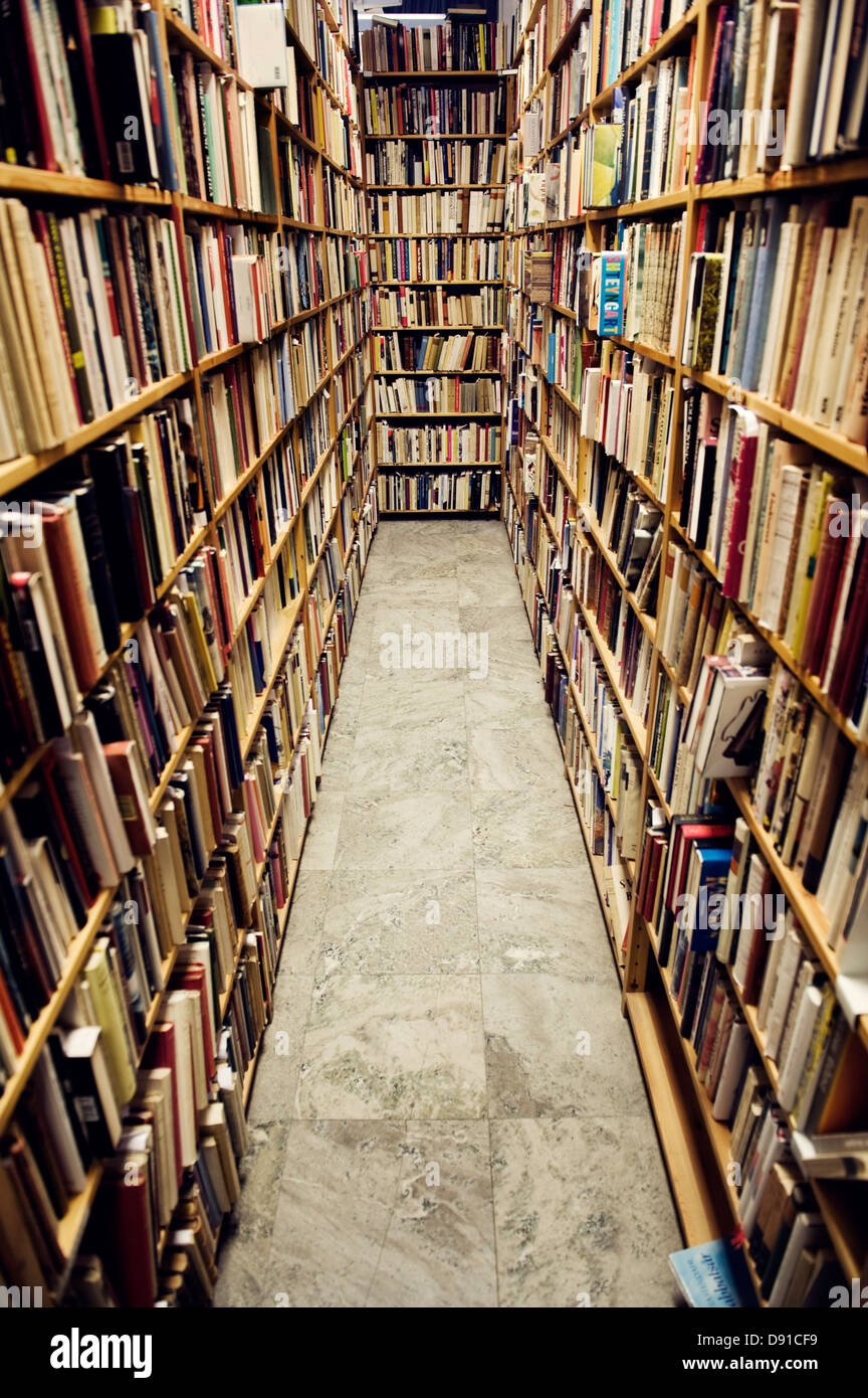 Second hand bookstore hires stock photography and images Alamy