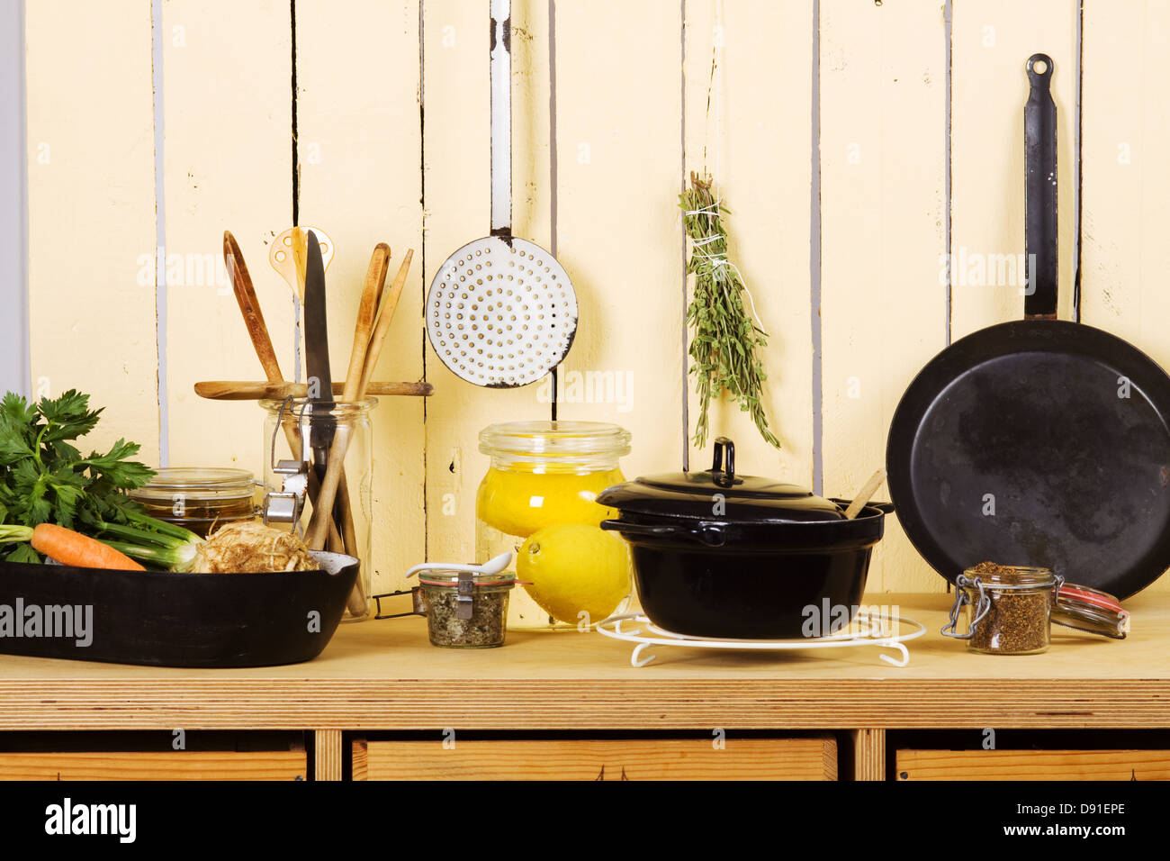 Cabinet on kitchens hi-res stock photography and images - Alamy