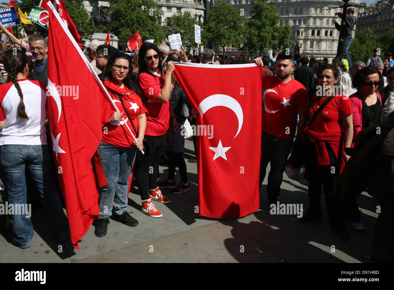 London, UK. 8th June 2013. Turkish people staged a large protest in Trafalgar Square against the Erdogan's government's response to the protest in Gazi   Credit:  Mario Mitsis / Alamy Live News Stock Photo
