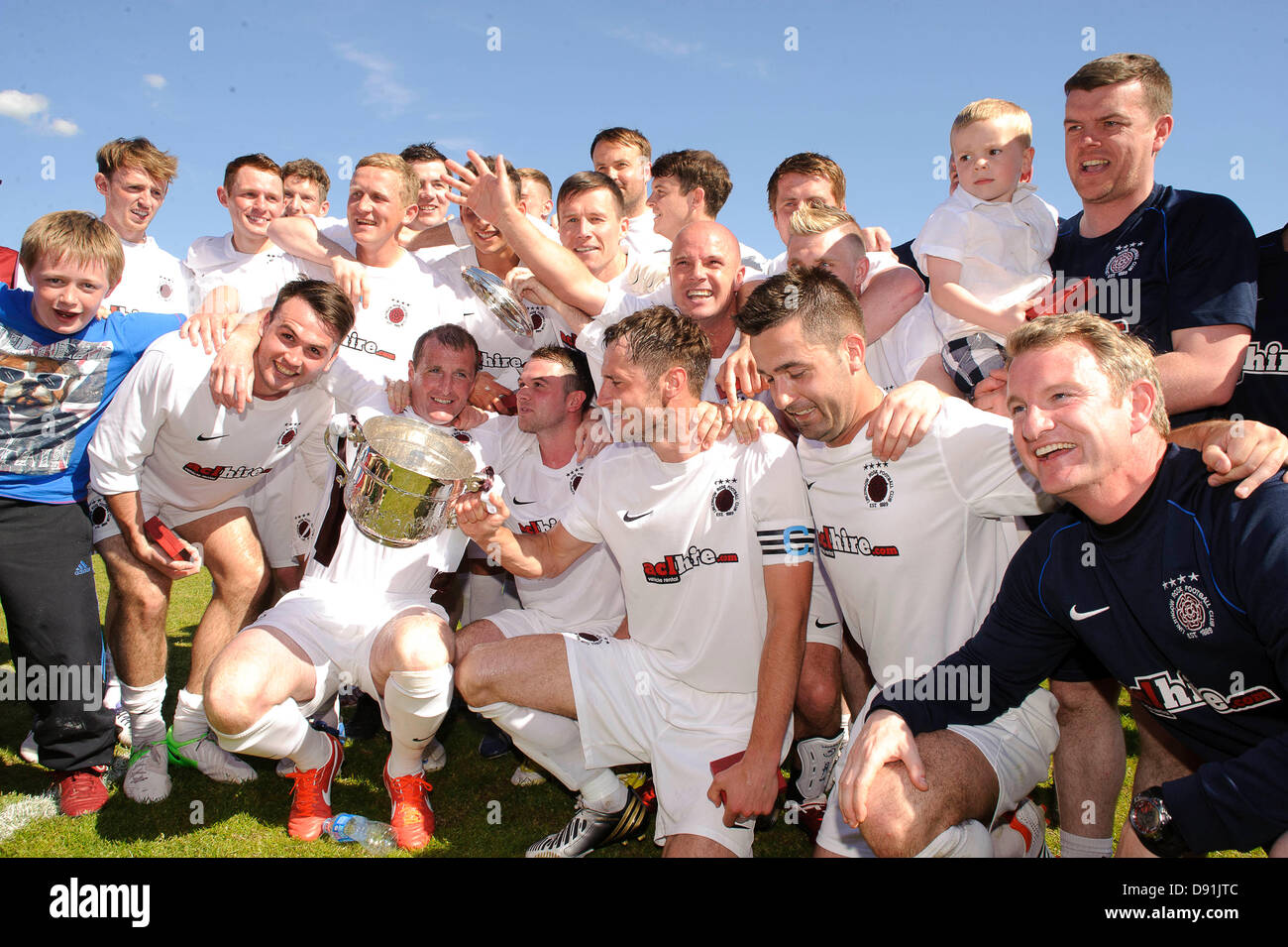 Bathgate, West Lothian, Scotland, UK. Wednesday 5th June 2013. Linlithgow celebrate lifting the Cup during the Fife & Lothians Cup Final, Linlithgow Rose v Camelon at Creamery Park, Bathgate. Credit: Colin Lunn Stock Photo