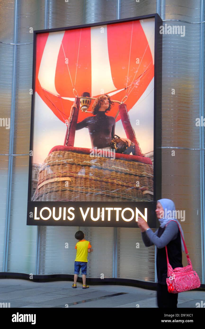 Louis vuitton ad hi-res stock photography and images - Alamy