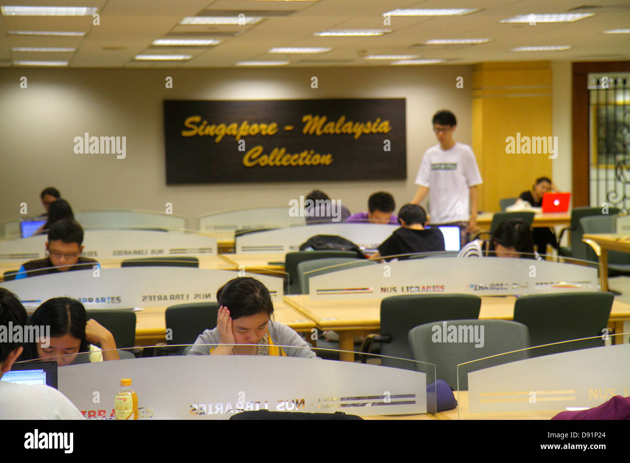Singapore,National University of Singapore,NUS,school,student students,campus,Central Library,Asian man men male,woman female women,studying,Malaysia Stock Photo