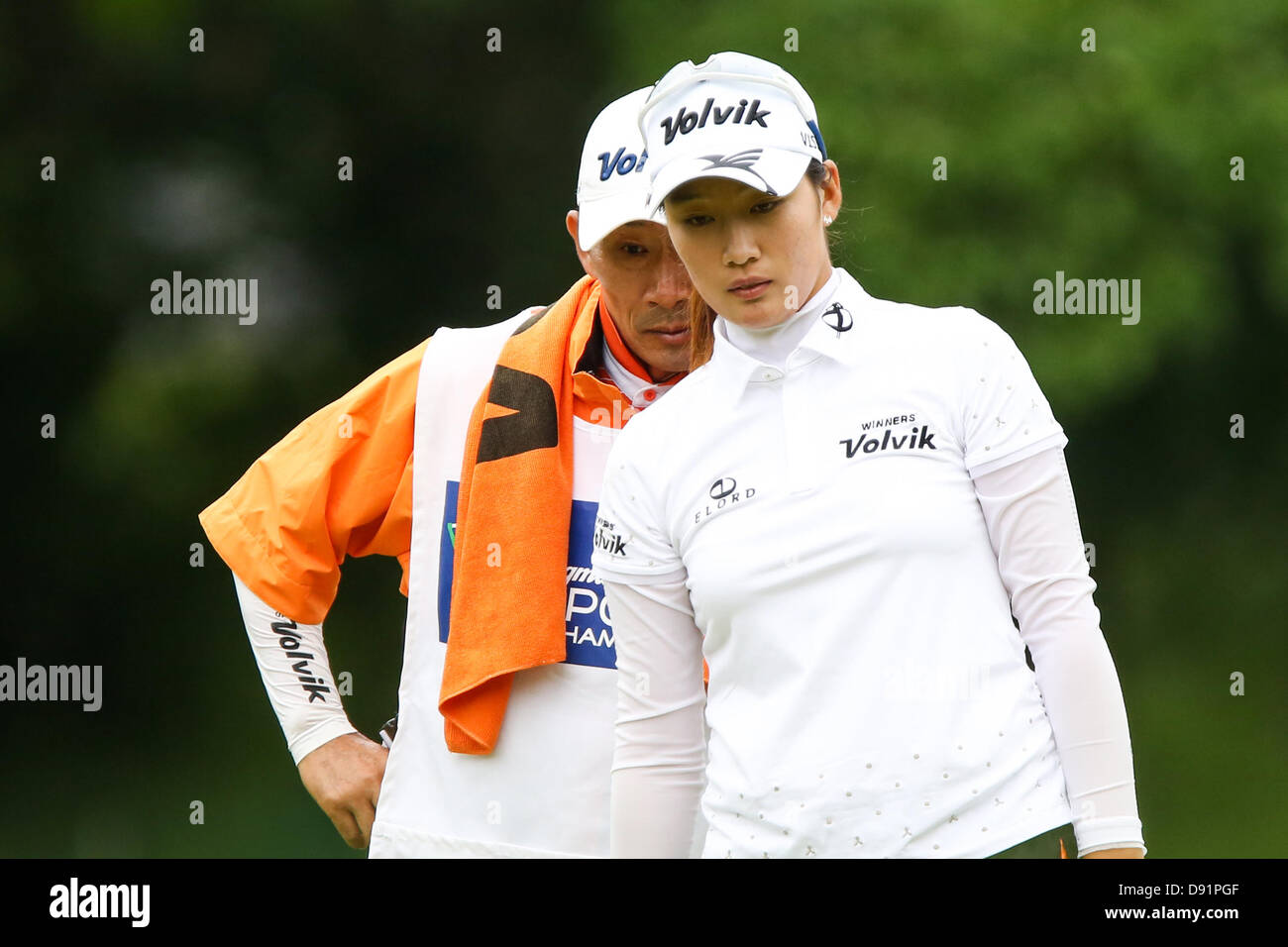 Pittsford, New York, USA. 8th June, 2013. South Korean's caddie Ji Yeon