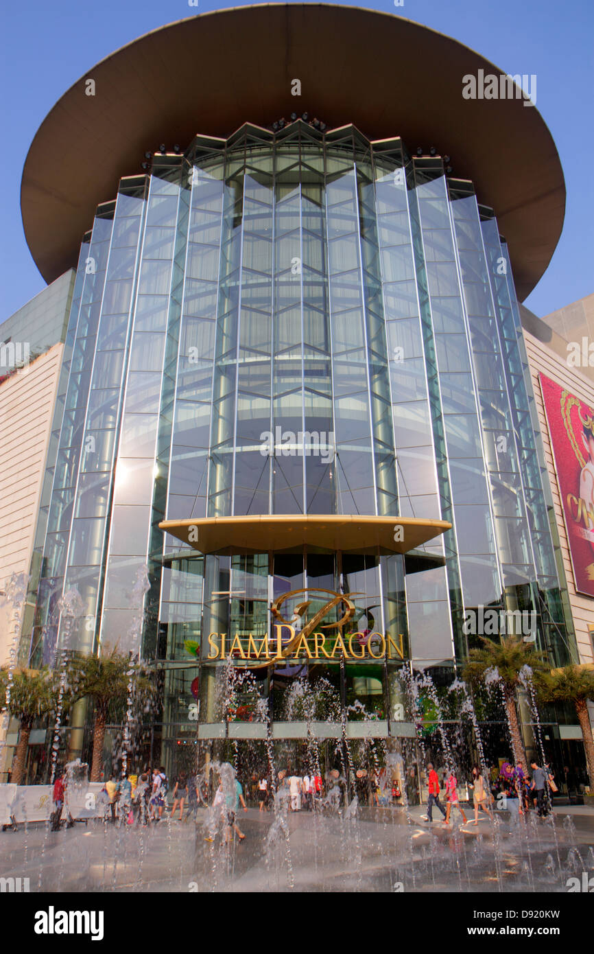 Siam paragon shopping center hi-res stock photography and images - Alamy