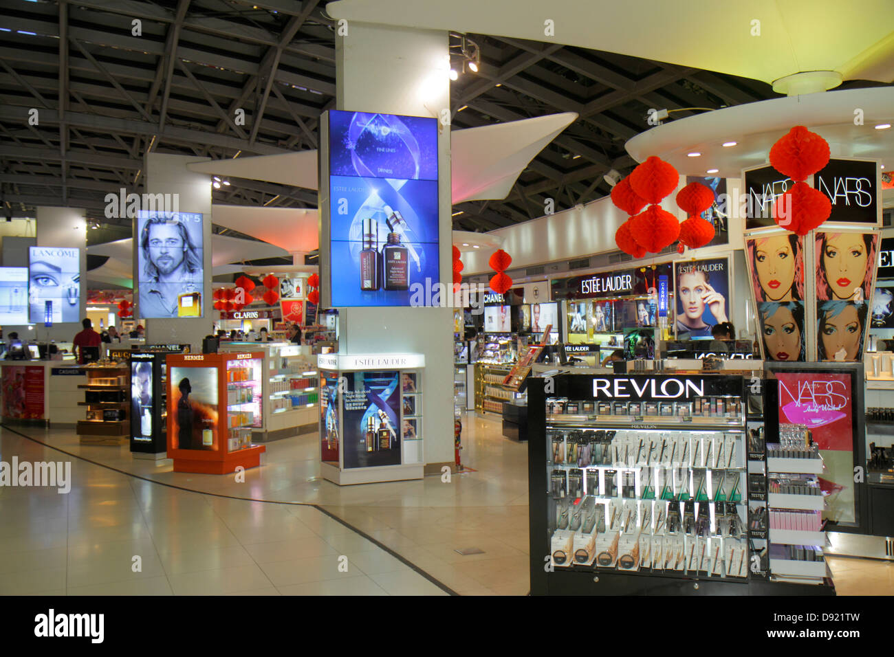 Perfumes Shop High Resolution Stock Photography and Images Alamy