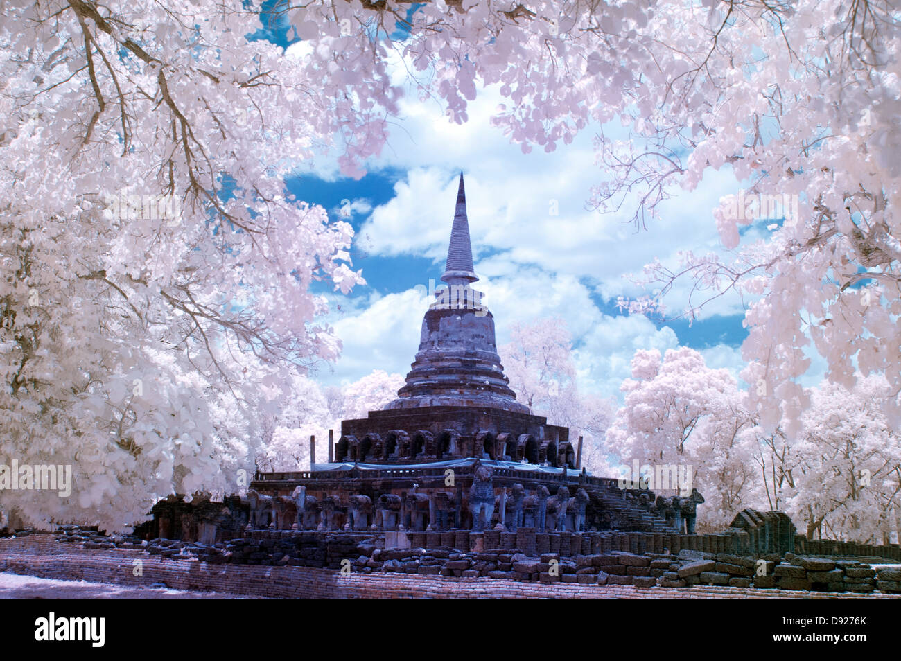 Wat Chang Lom at Si Satchanalai Historical Park, Sukhothai, THAILAND Stock Photo