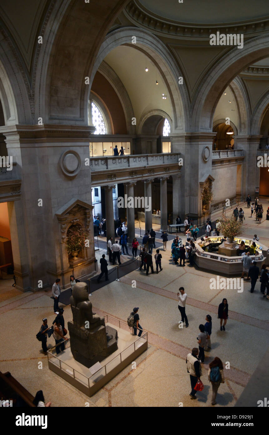 Entrance hall to the Metropolitan Museum of New York, Manhattan, New