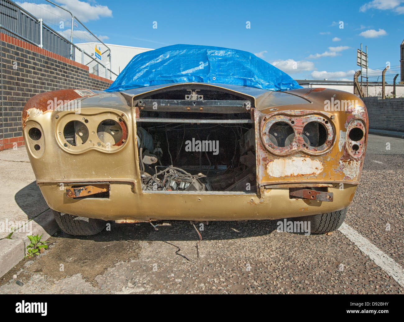 Stripped car hi-res stock photography and images - Alamy