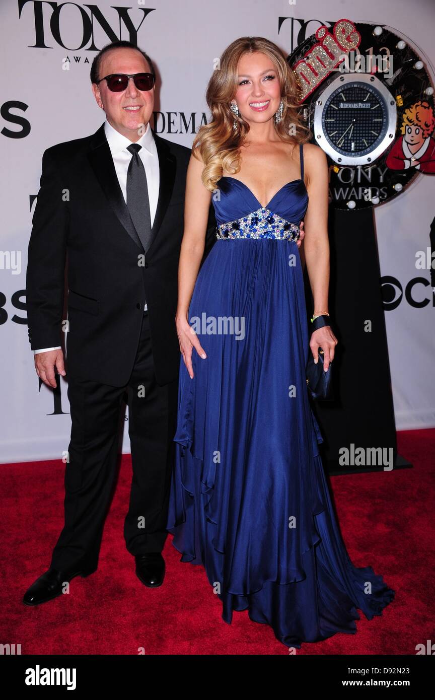 Tony Awards Carpet: Tommy Mottola Looks Like Michael Kors – The