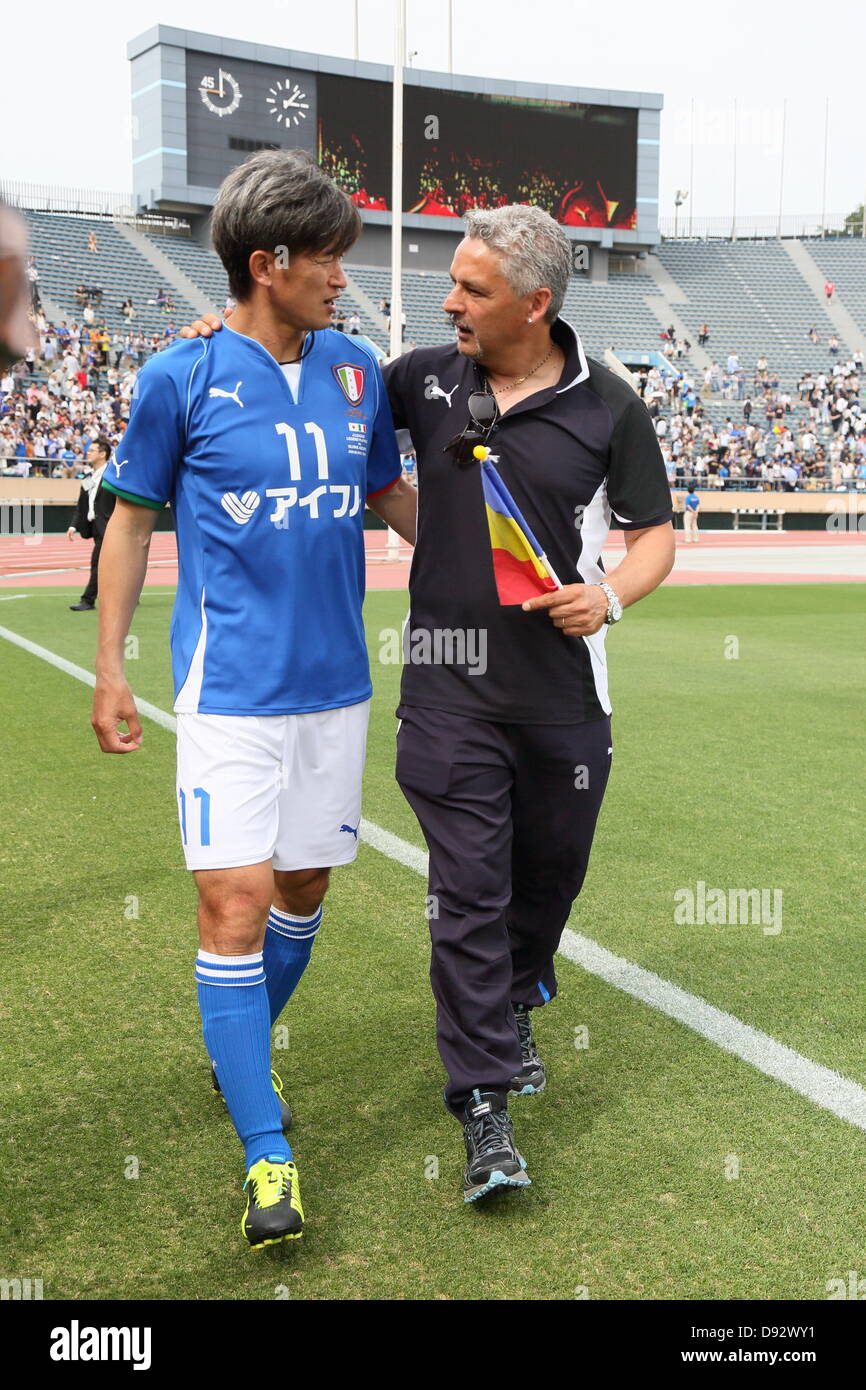 L-R) Kazuyoshi Miura (JPN), Roberto Baggio (ITA), JUNE 9 L-R) Kazuyoshi Miura (JPN), Roberto Baggio (ITA), JUNE 9