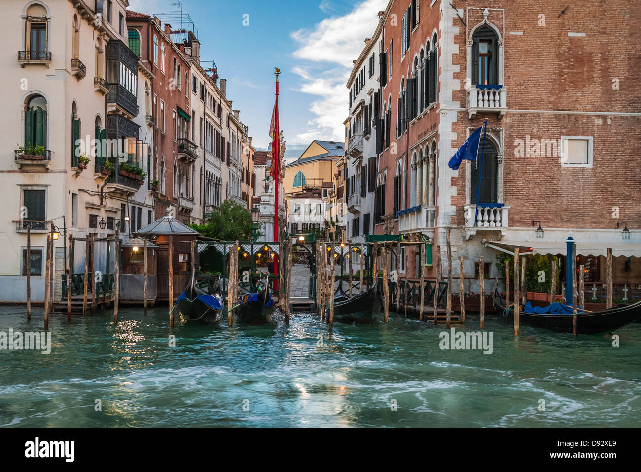Restaurant on the grand canal hi-res stock photography and images - Alamy
