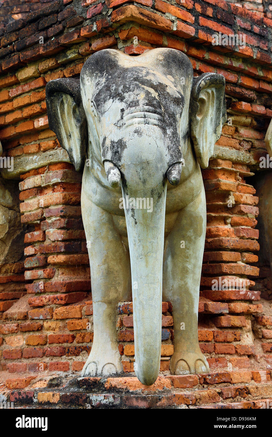 Elephant stone statues hires stock photography and images Alamy