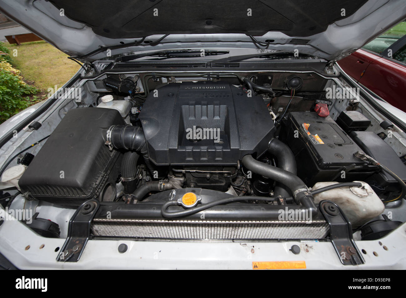 Car engine bay hires stock photography and images Alamy