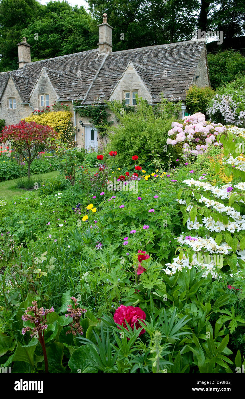cottage garden, bibury, gloucestershire, england Stock Photo