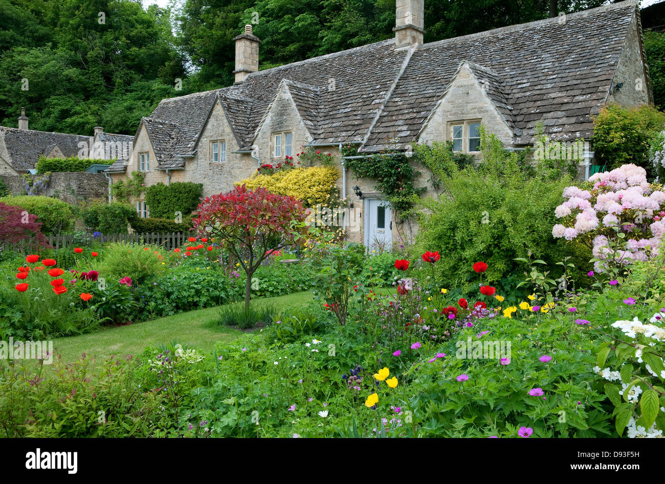 Cottage garden hi-res stock photography and images - Alamy