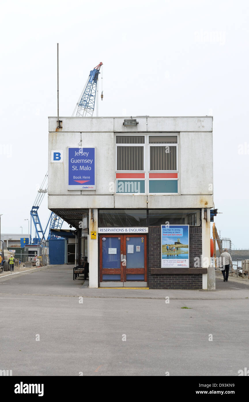 Booking ferries hi-res stock photography and images - Alamy