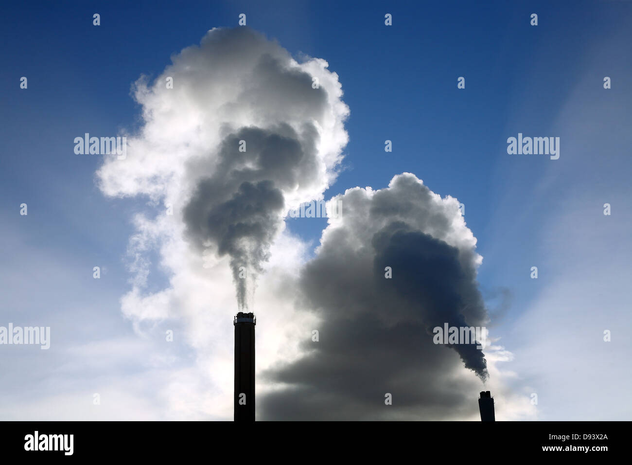 Chimneys with smoke hi-res stock photography and images - Alamy