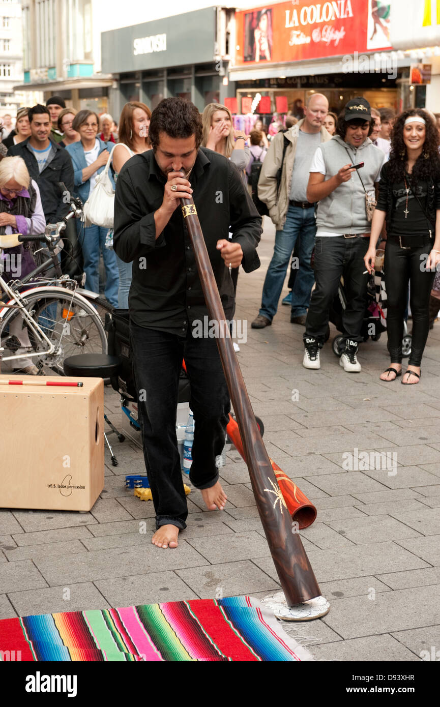 Didgeridoo playing hires stock photography and images Alamy
