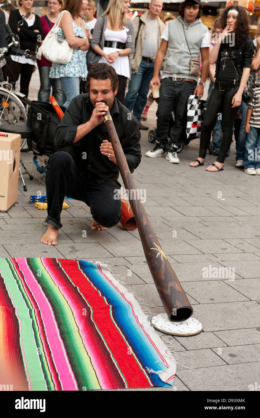 Didgeridoo playing hires stock photography and images Alamy