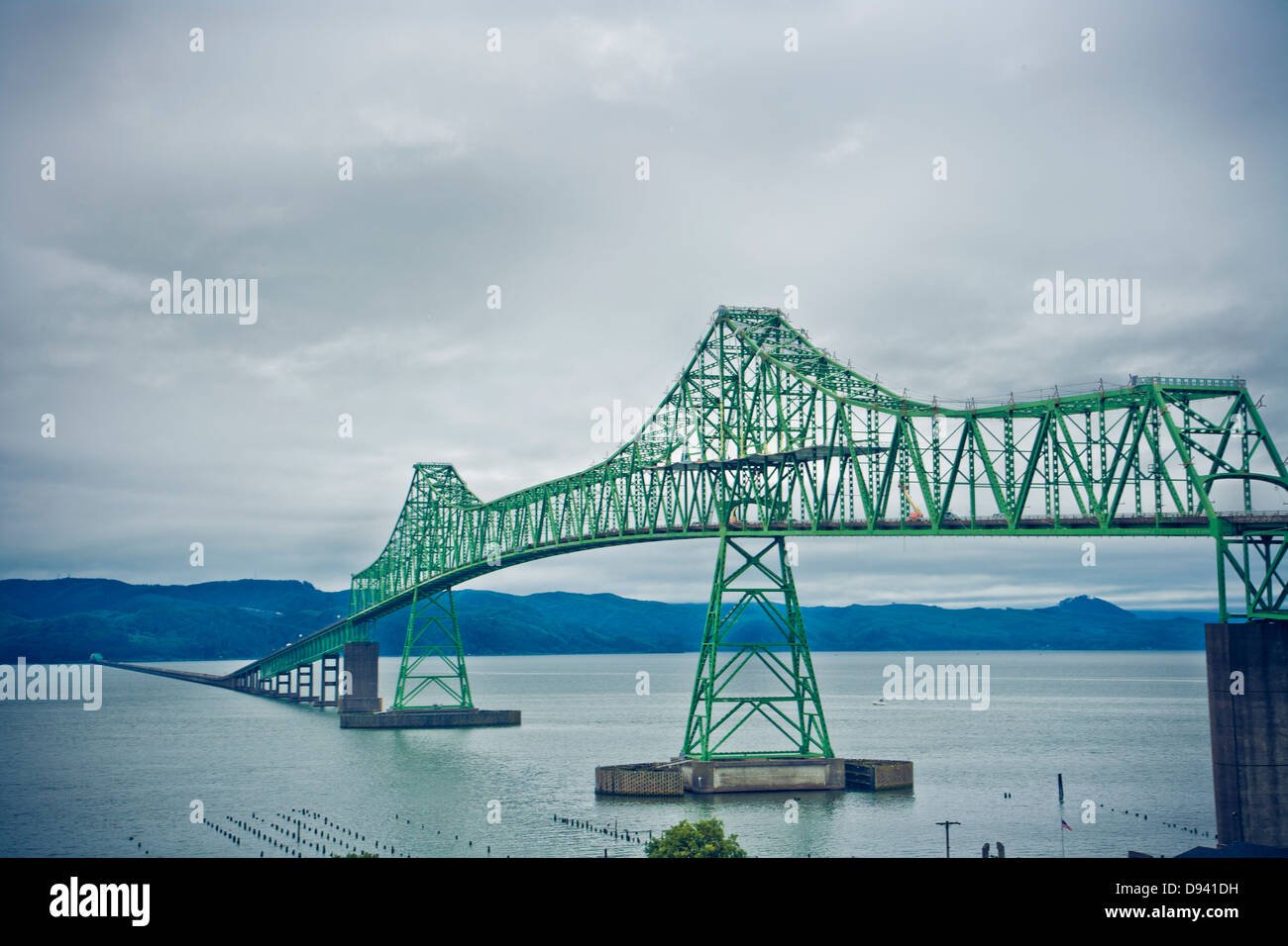 details of metal structured bridges in Portland Stock Photo