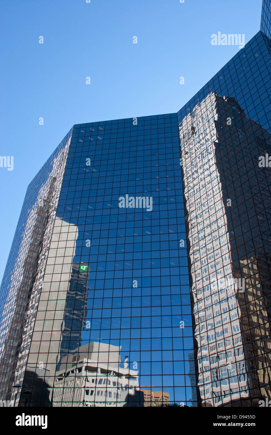 Highrise buildings hi-res stock photography and images - Alamy