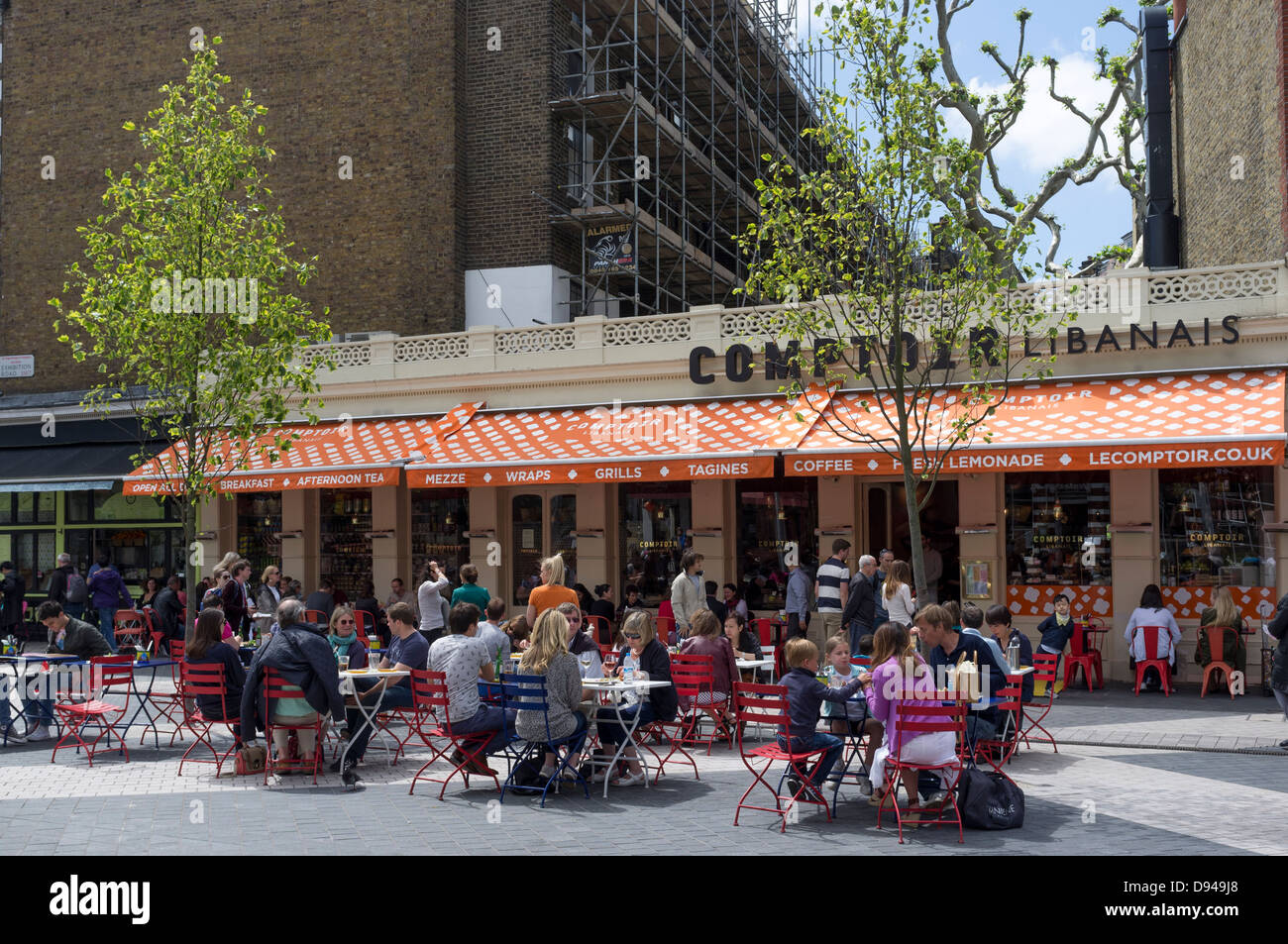 Outdoor Dining in South Kensington. Picture by Julie Edwards Stock