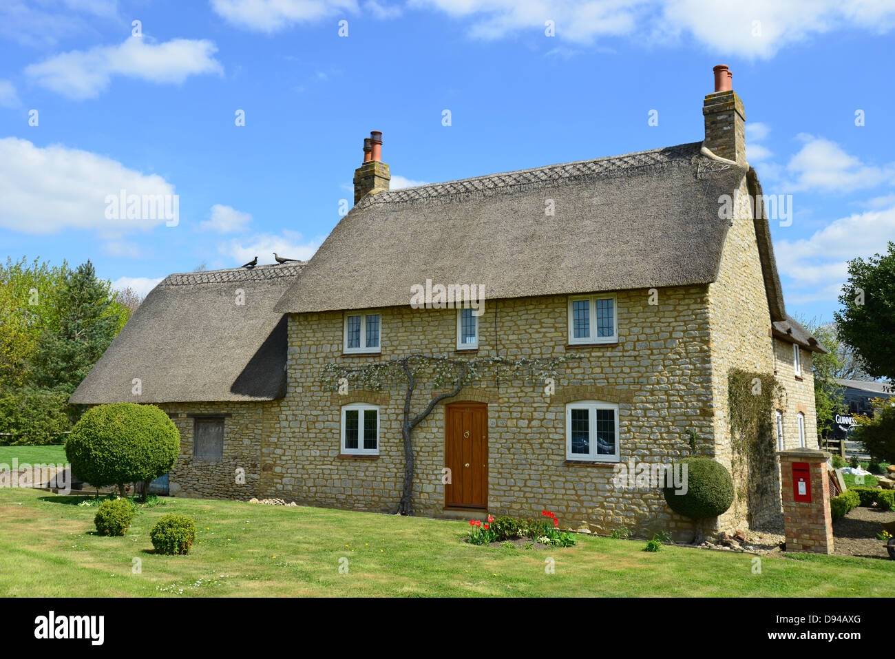 Thatched cottage, Newton Purcell, Oxfordshire, England, United Kingdom