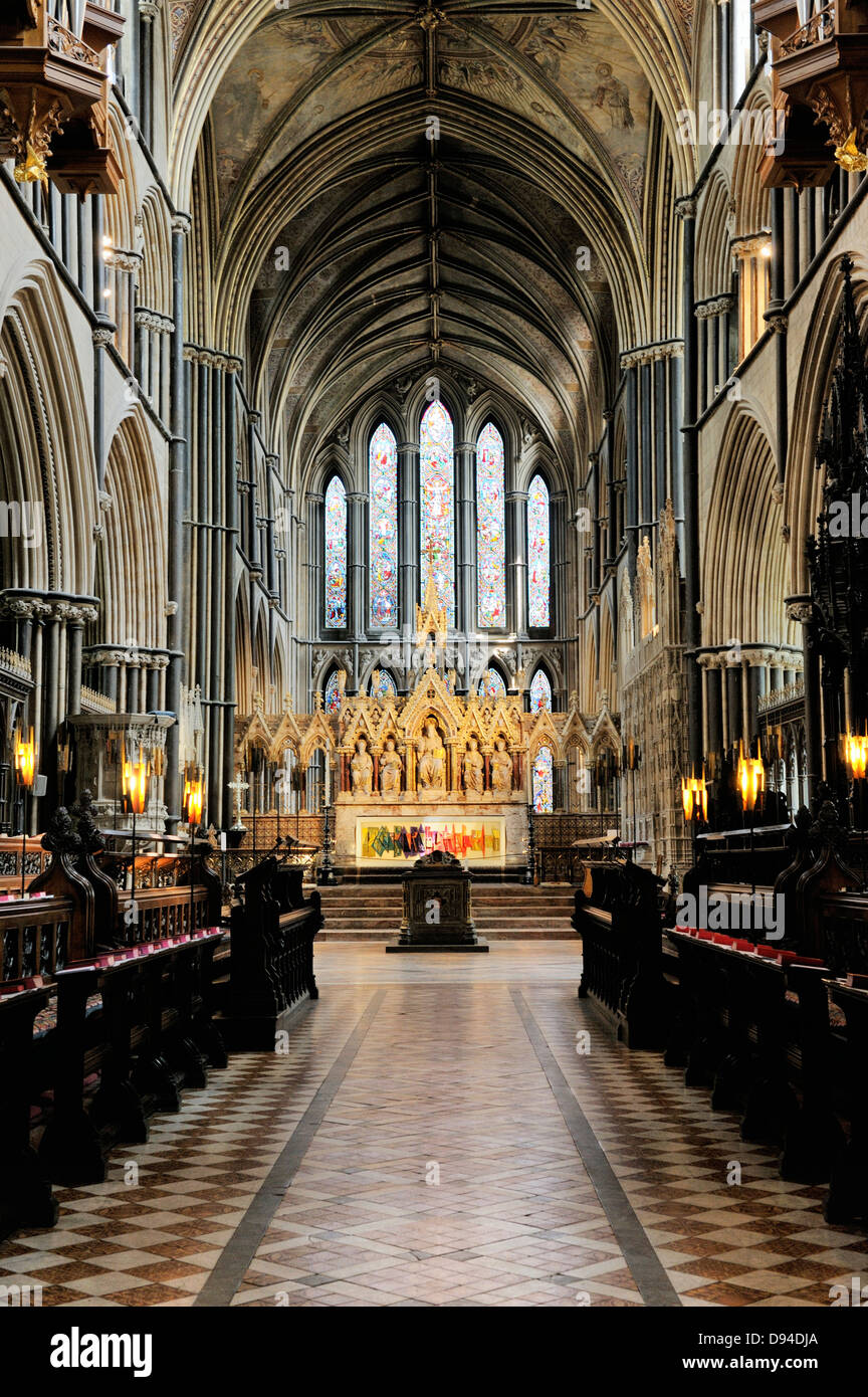 Worcester Cathedral, England. Looking east through the Choir to the High Altar and East Window Stock Photo