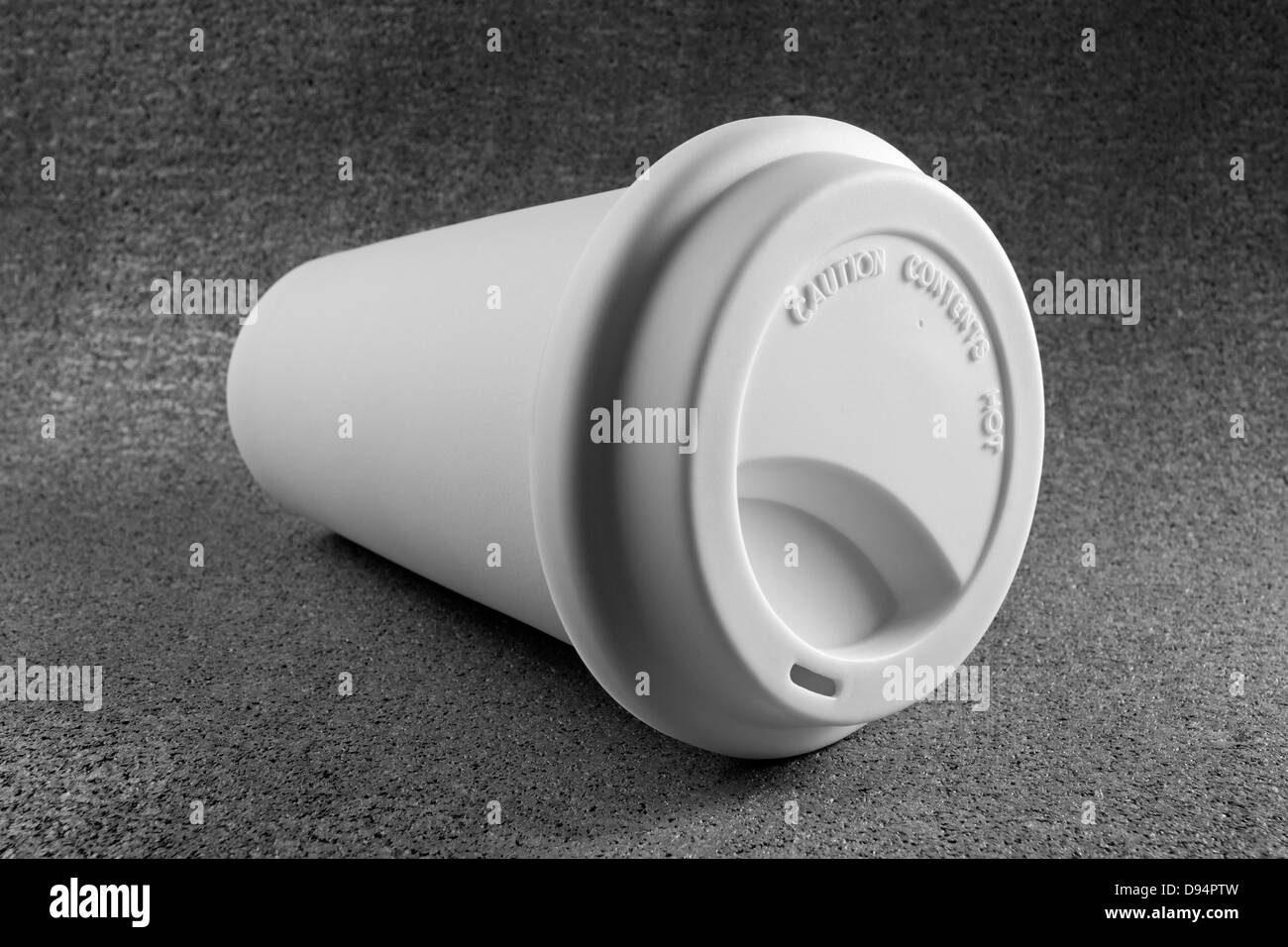 Side To Side Significado En Español Close-up of Take out Coffee Cup on it's Side with Caution Contents Hot  Warning on Lid, Studio Shot Stock Photo - Alamy