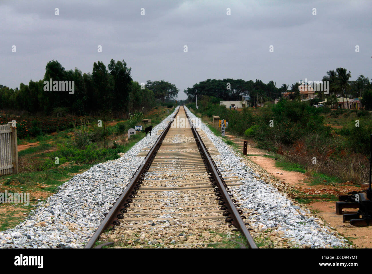 India railway tracks hires stock photography and images Alamy