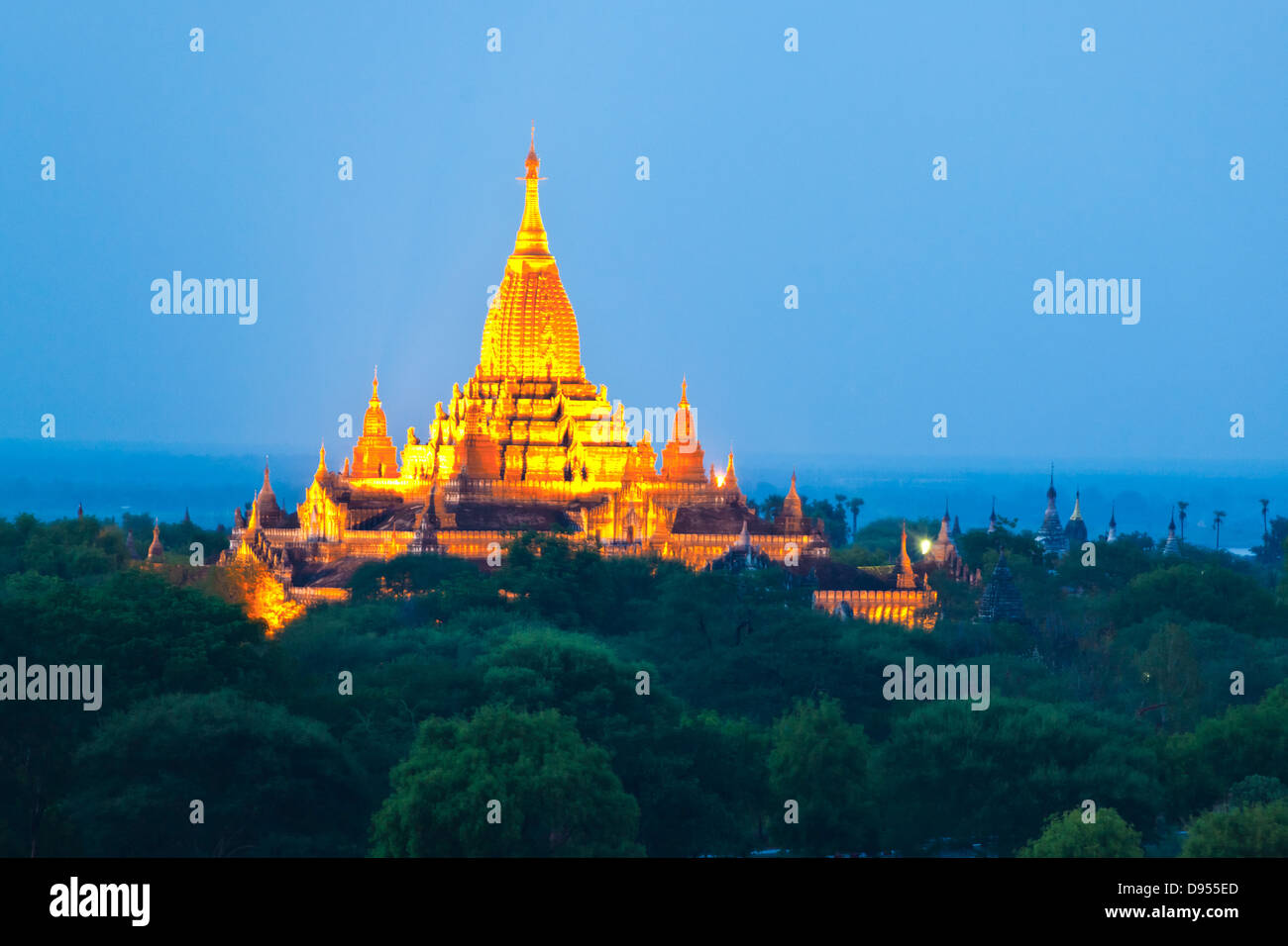 View of ANANDA TEMPLE from the SHWESANDAW TEMPLE or PAYA at sunset - BAGAN, MYANMAR Stock Photo