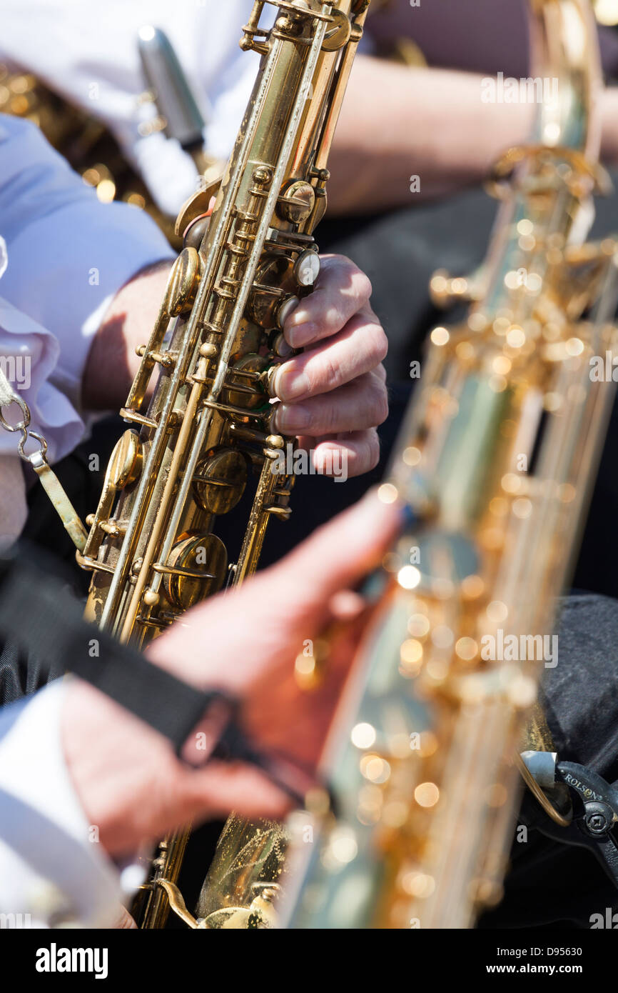 Tenor saxophone hi-res stock photography and images - Alamy