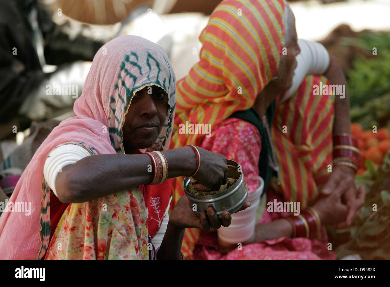 Rajasthani tribal women hi-res stock photography and images - Alamy