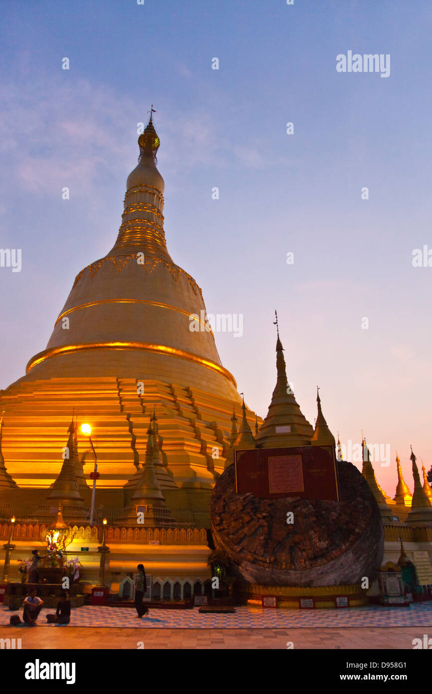 The SHWEMAWDAW PAYA is a 1000 years old and 114 meters high - BAGO, MYANMAR Stock Photo