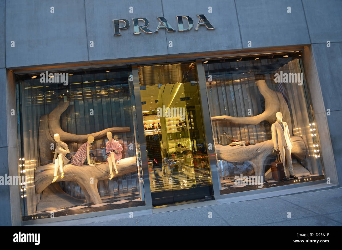 Prada store in Fifth Avenue, Manhattan, New York City Stock Photo - Alamy