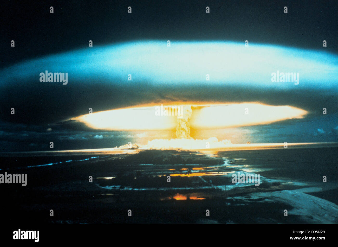 150-megaton thermonuclear explosion, Bikini Atoll, l March 1854. Unexpected spread of fallout led to awareness of, and research into, radioactive pollution.  UNO photograph. Stock Photo