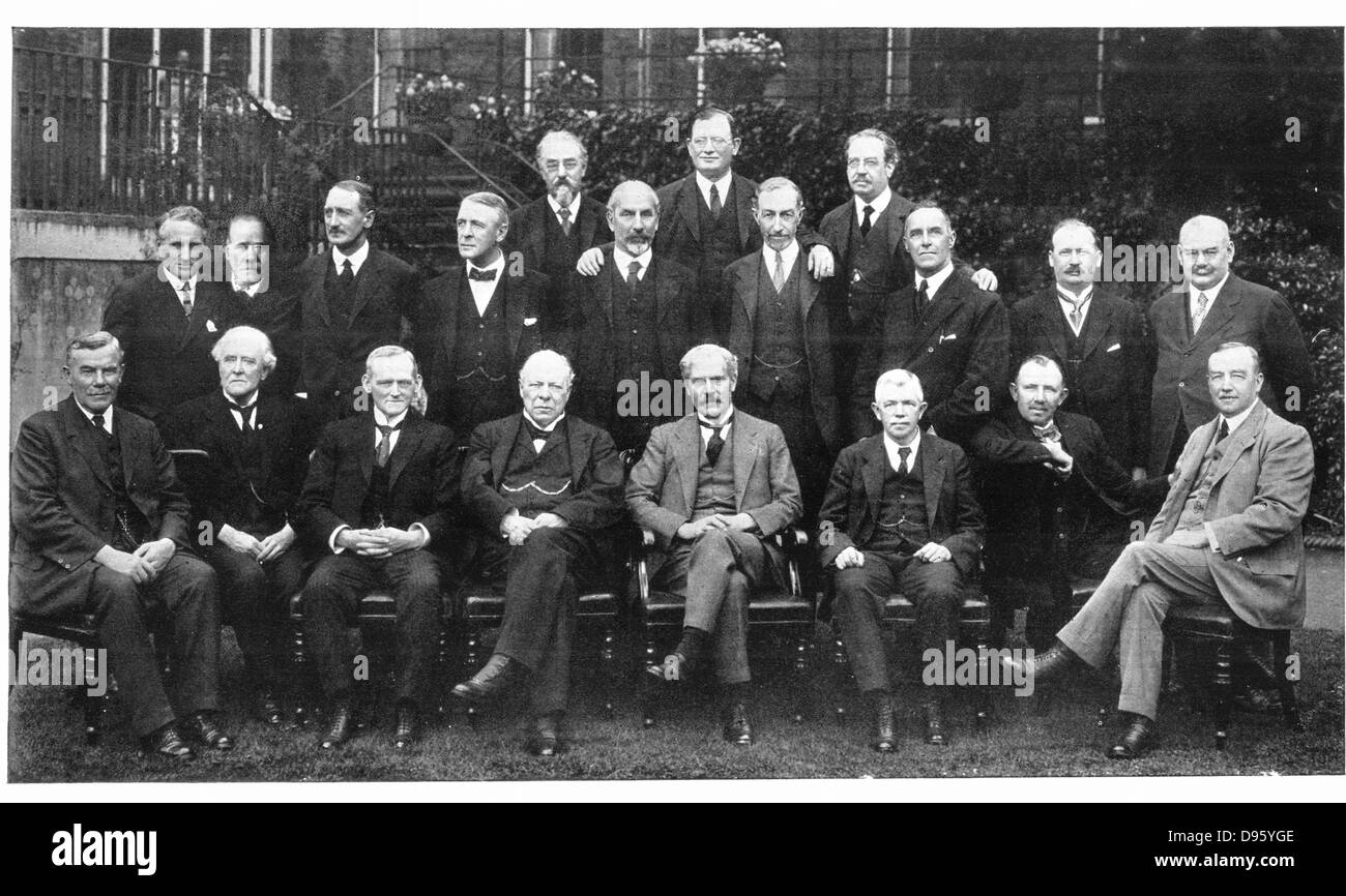 Britain's first Labour (Socialist) Cabinet, 1924.  From right to left seated are Arthur Henderson, JH Thomas, JR Clynes, Ramsay Macdonald (Prime Minister), Haldane, and Philip Snowden. Sydney Webb is on left in back row. Stock Photo