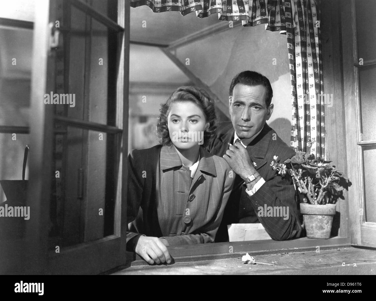 Ingrid Bergman (1917-1982) Swedish film and stage actress, with Humphrey Bogart (1899-1957). Still from 'Casablanca', 1942. Based on the play 'Everybody Goes to Rick's' by Murray Burnett and Joan Alison. Stock Photo