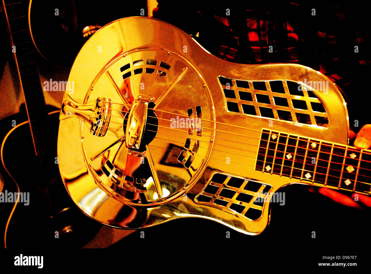 Steel guitars hires stock photography and images Alamy