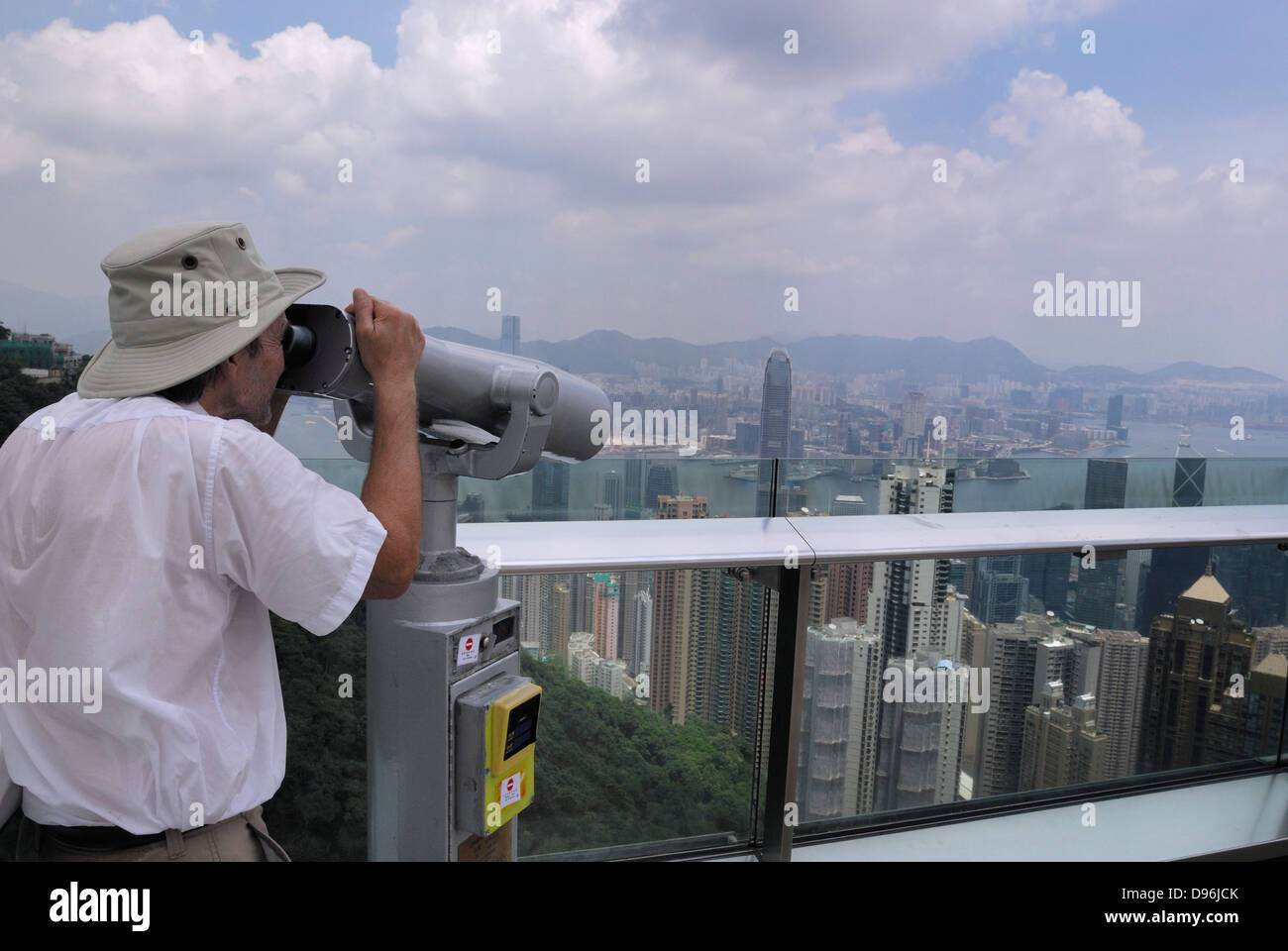 Pay tourist binoculars hires stock photography and images Alamy