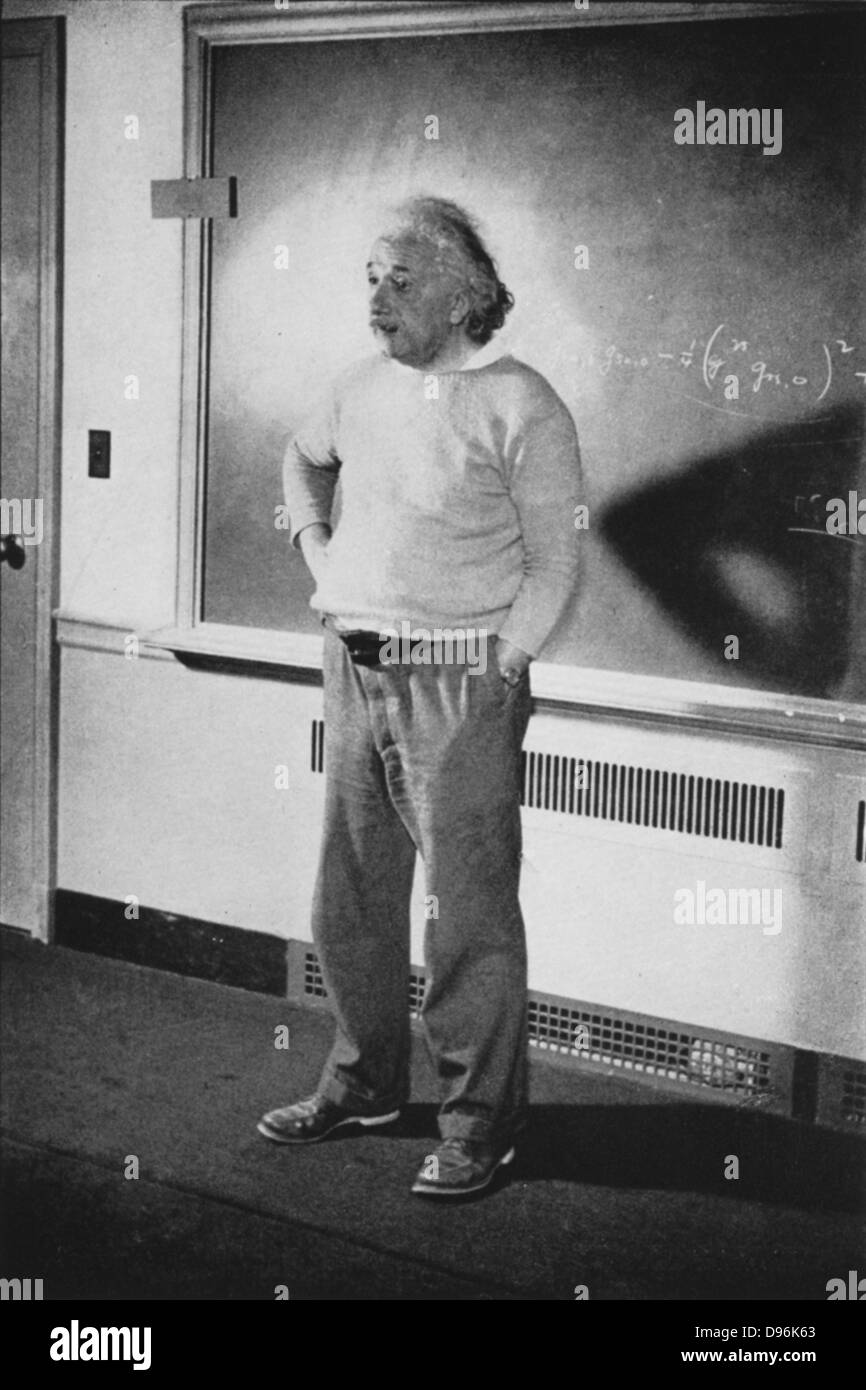 Albert EINSTEIN (1879-1955), German-Swiss-American mathematical physicist, in his study at Institute of Advanced Study, Princeton, United States, 1940 Stock Photo