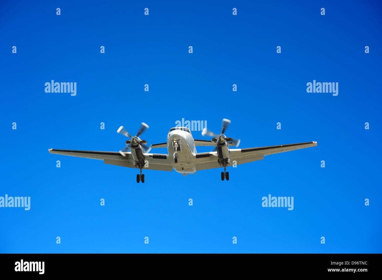 Propeller airplane hires stock photography and images Alamy