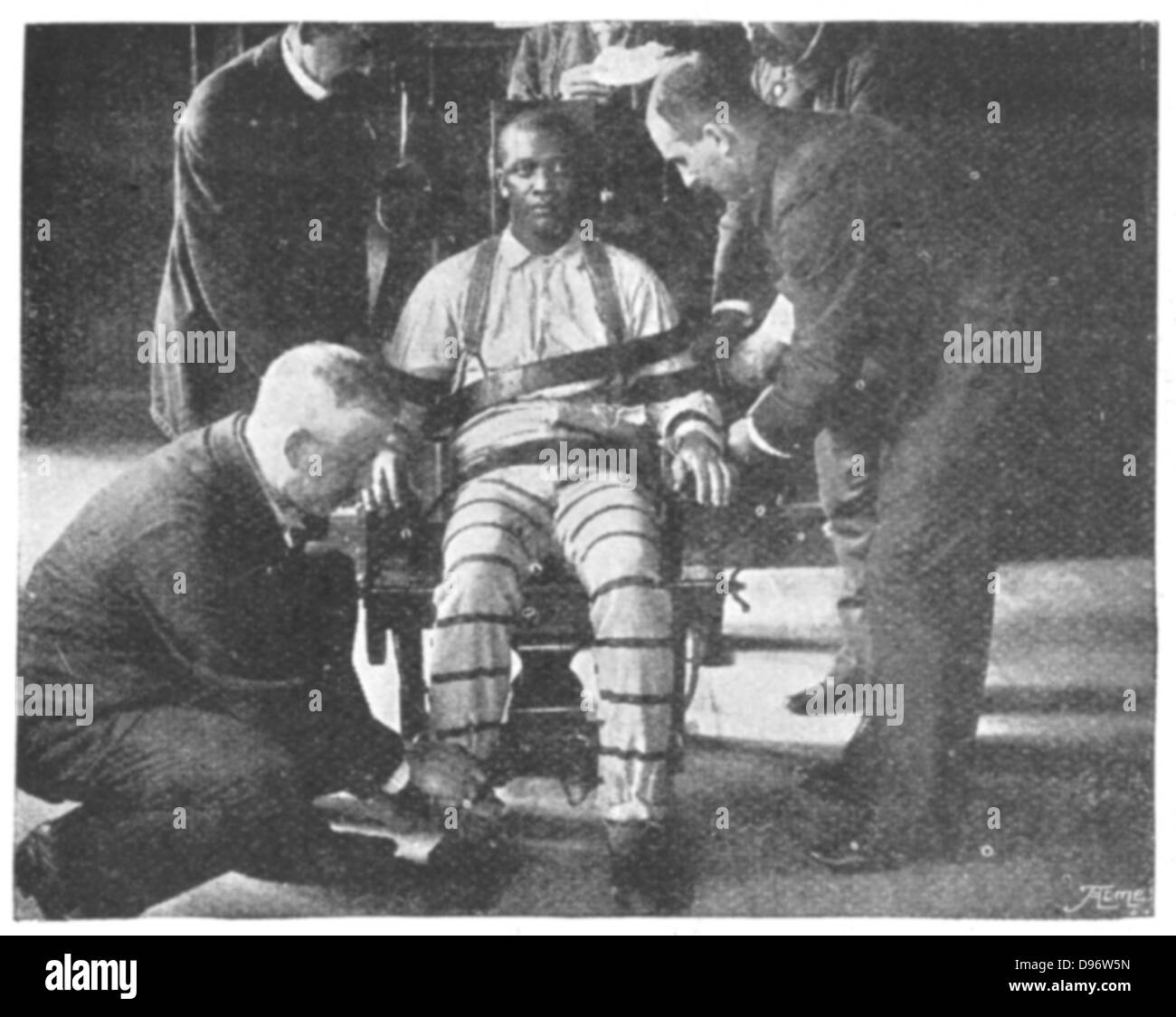 Execution by electric chair, Sing Sing Prison, New York, USA. Strapping the  victim into the Death Chair. From 'The Royal Magazine', London, c1900 Stock  Photo - Alamy