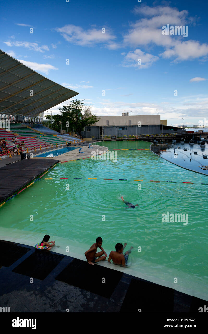 Pool in the Manila Ocean Park, Philippines Stock Photo Alamy