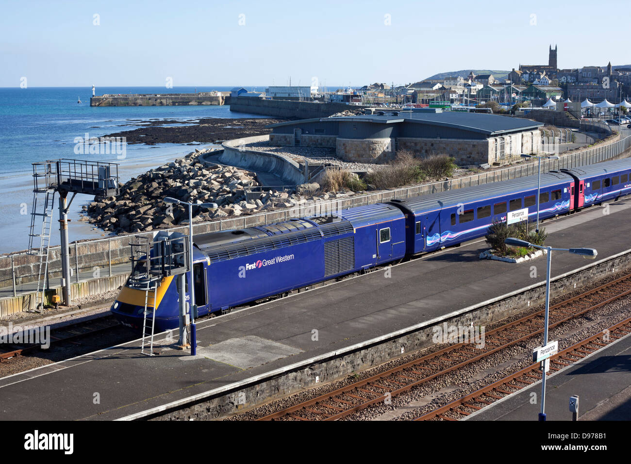 Penzance railway station platforms and First Great Western High Speed